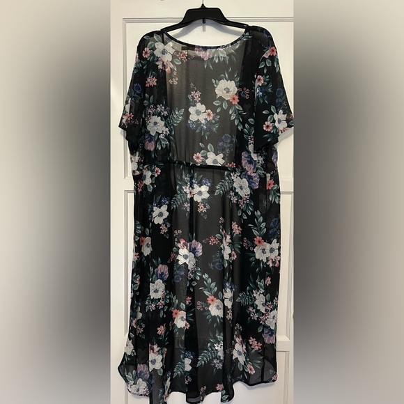 Liberty Love Plus Size 2X Floral Front Tie Open Front Defined Waist Blouse - Picture 5 of 5